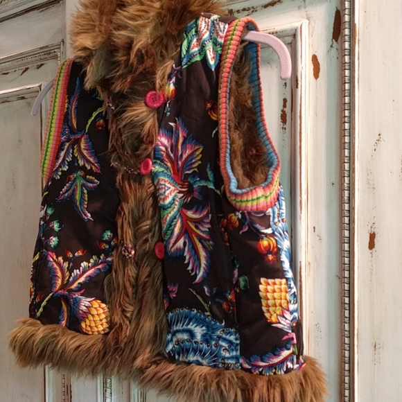 Oilily European Boutique Reversible girls vest 6T - Picture 3 of 8